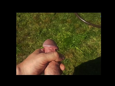 ❤️ Vruća zgodnica jebe svoju ružičastu macu i svršava špricom u ljetnom vrtu Domaći porno na hr.sexvideosex.top ❤