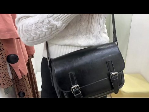 ❤️ Javna masturbacija mlade kujice FeralBerry s dildom u sobi za mjerenje Domaći porno na hr.sexvideosex.top ❤